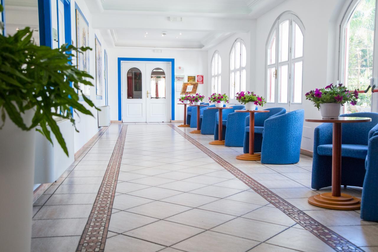 Assinos Palace Hotel Джардини-Наксос Экстерьер фото