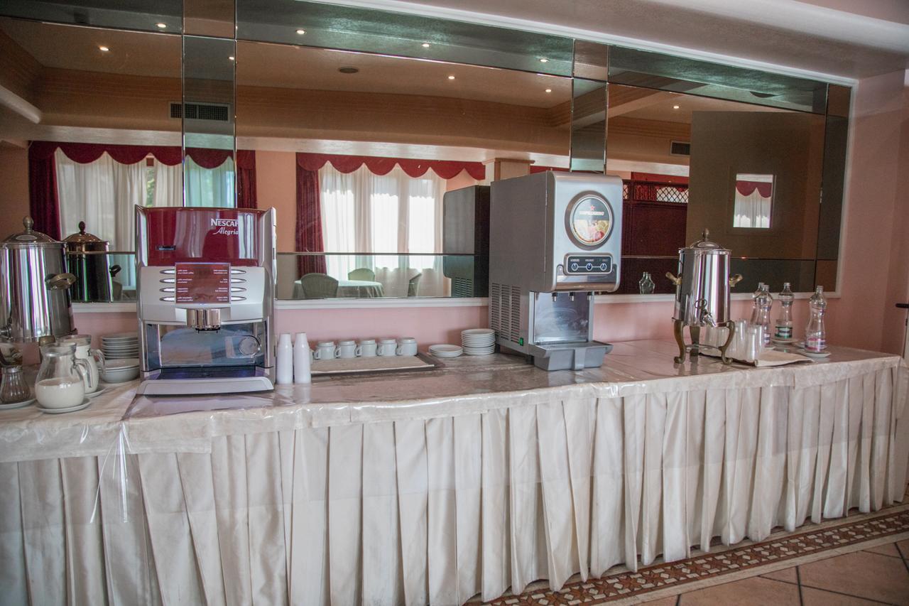 Assinos Palace Hotel Джардини-Наксос Экстерьер фото