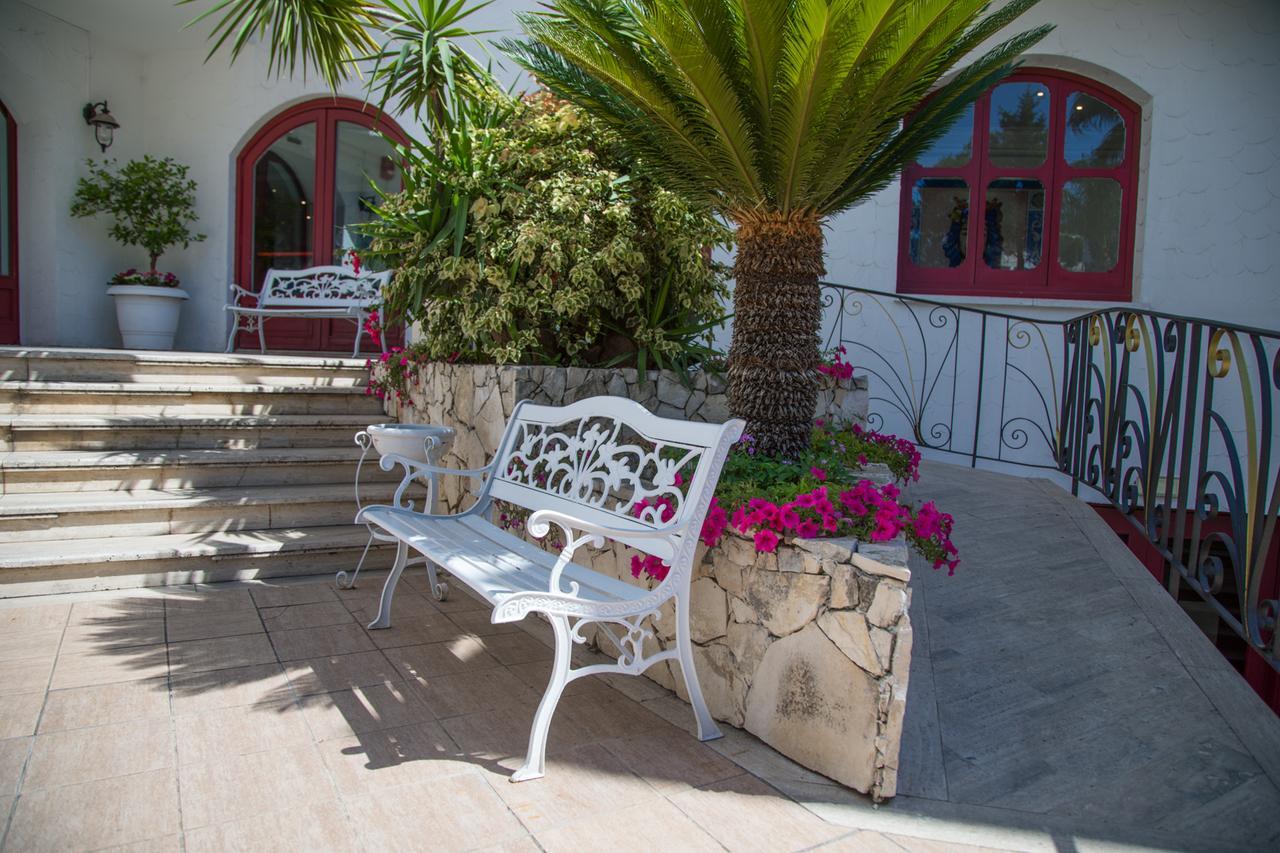 Assinos Palace Hotel Джардини-Наксос Экстерьер фото