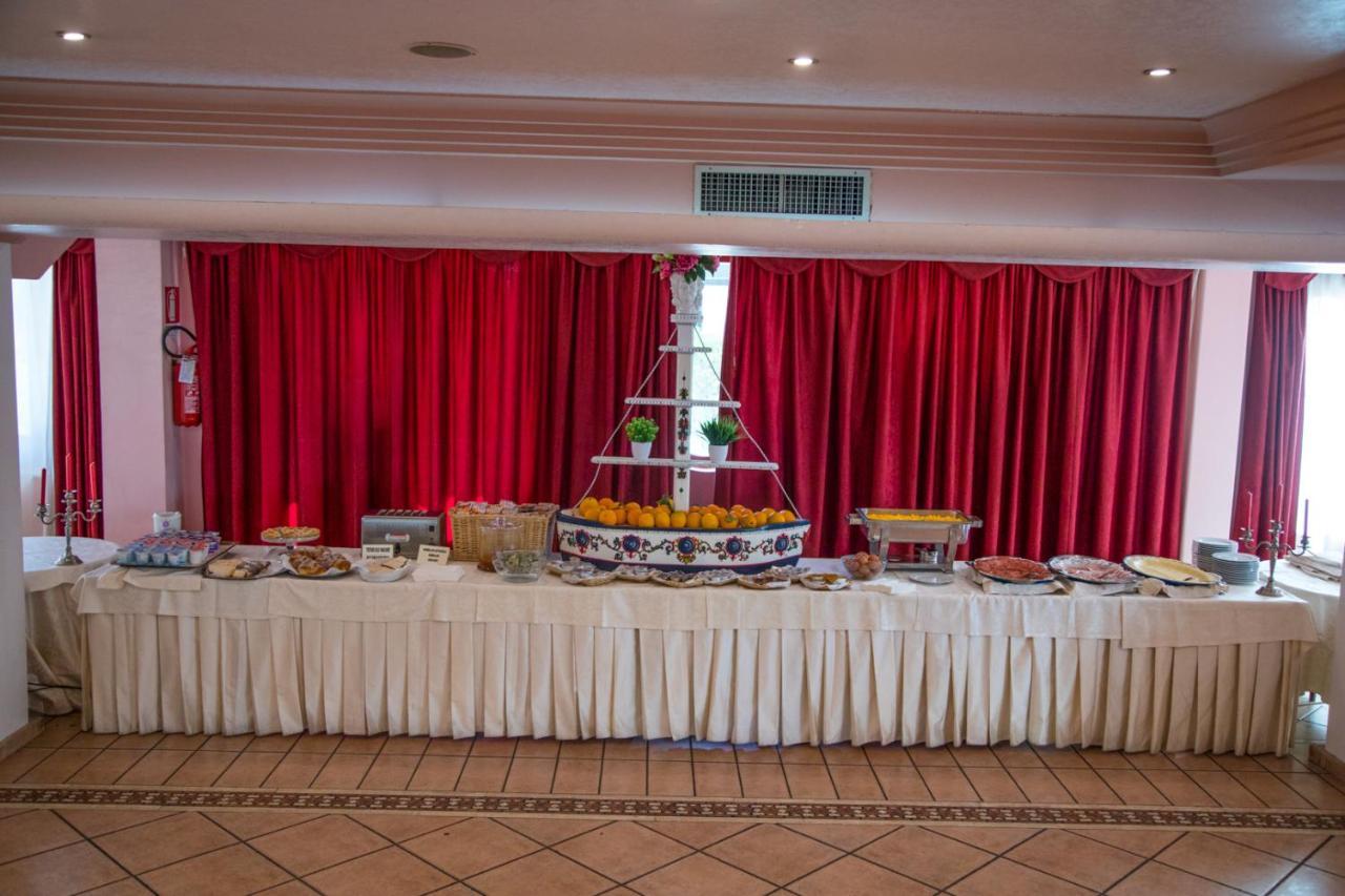 Assinos Palace Hotel Джардини-Наксос Экстерьер фото