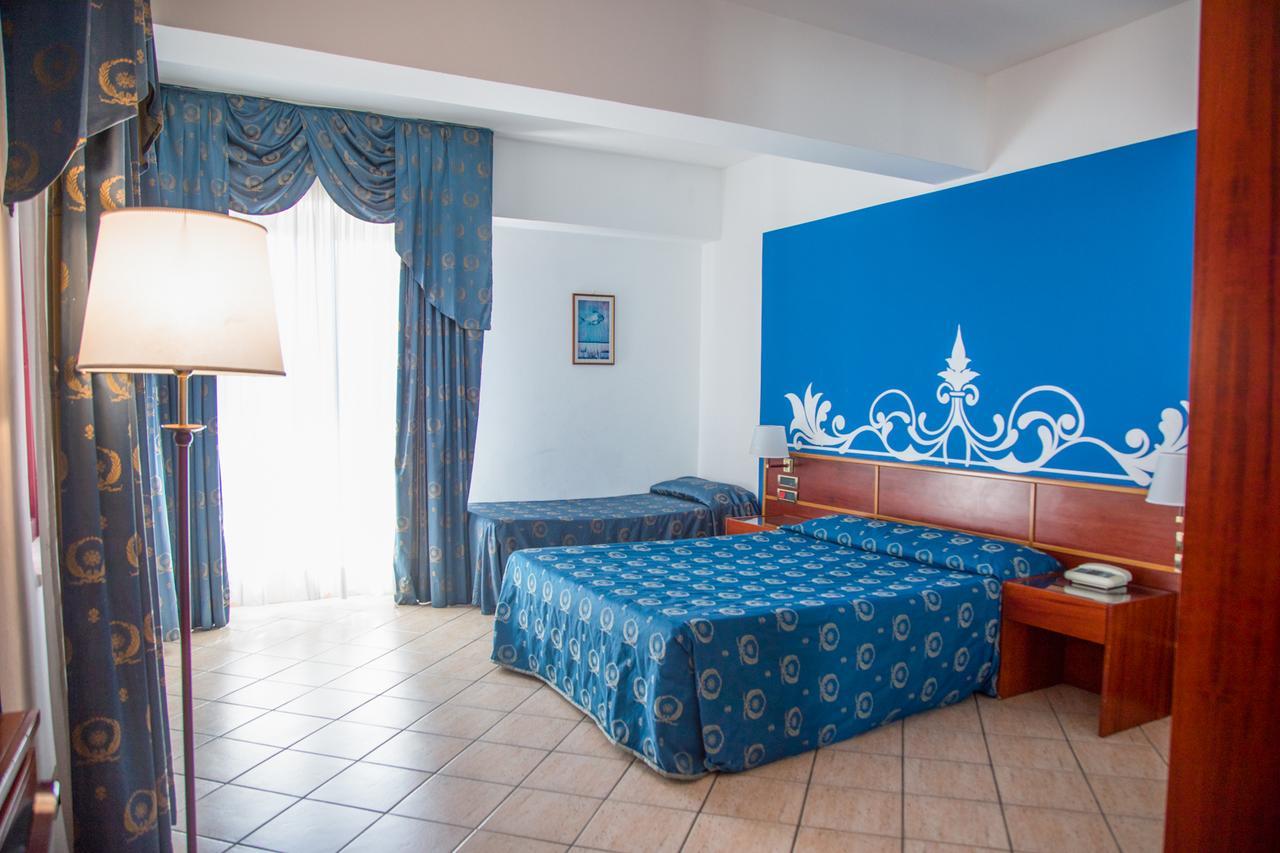 Assinos Palace Hotel Джардини-Наксос Экстерьер фото