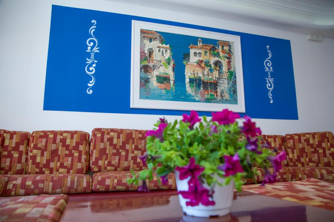 Assinos Palace Hotel Джардини-Наксос Экстерьер фото